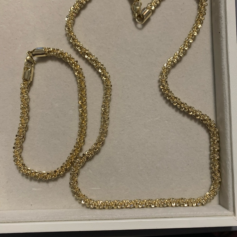 Elegant Gold Jewelry Set